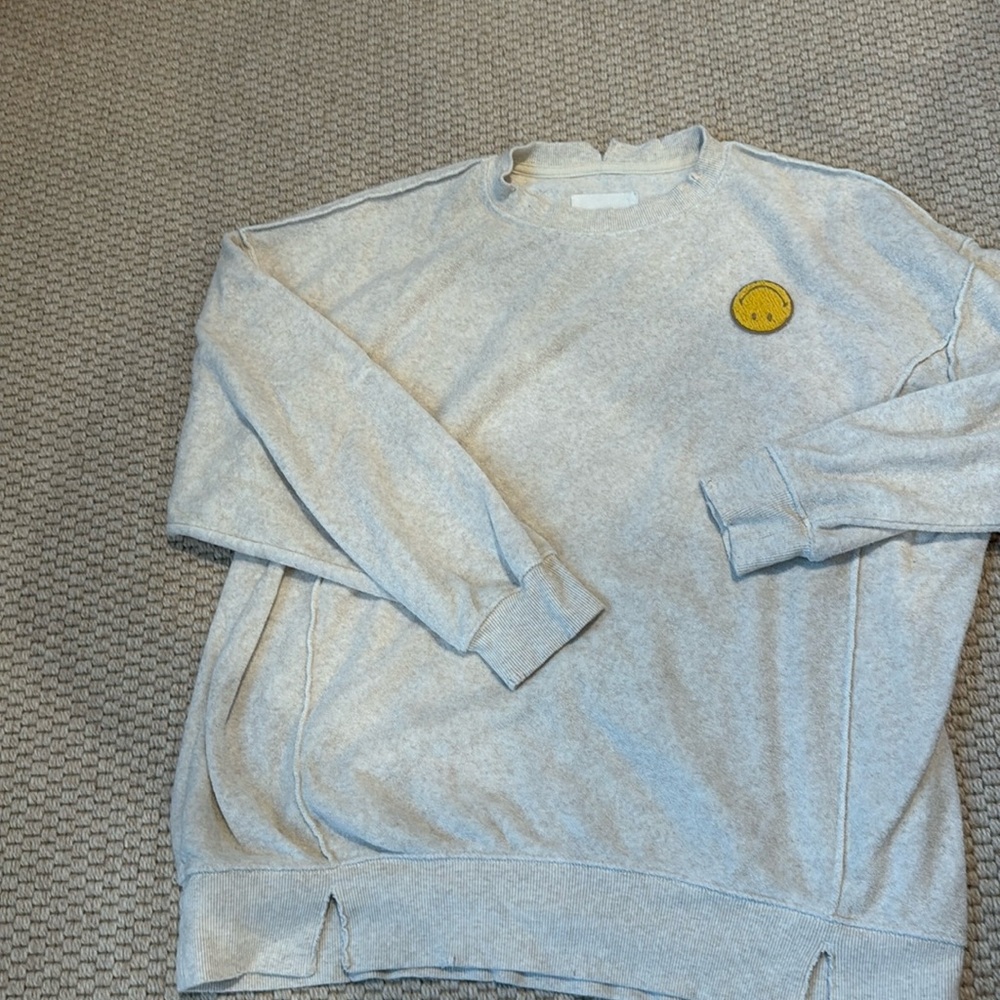 Aerie crew neck sweatshirt. Oversized. Distressed but in like new condition.